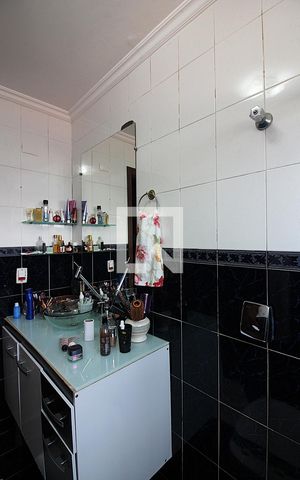 Apartamento à venda com 180m², 3 quartos e 4 vagasQuarto 2 - Suíte Banheiro