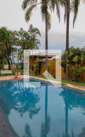 Casa de condomínio à venda com 555m², 4 quartos e 4 vagas Casa de condomínio à venda com 555m², 4 quartos e 4 vagasPiscina