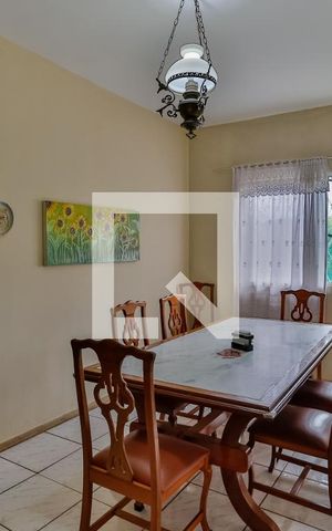 Casa de condomínio à venda com 555m², 4 quartos e 4 vagas Casa de condomínio à venda com 555m², 4 quartos e 4 vagasCopa
