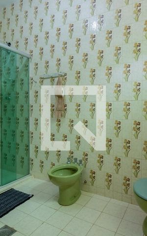 Casa de condomínio à venda com 555m², 4 quartos e 4 vagas Casa de condomínio à venda com 555m², 4 quartos e 4 vagasBanheiro da Suíte 3