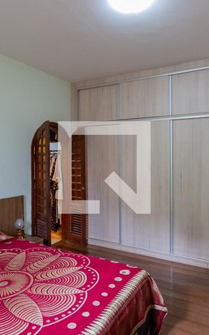 Casa de condomínio à venda com 555m², 4 quartos e 4 vagas Casa de condomínio à venda com 555m², 4 quartos e 4 vagasSuíte 2