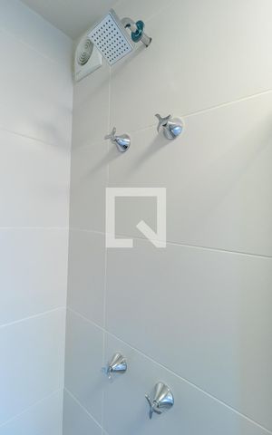 Apartamento para alugar com 67m², 3 quartos e 1 vaga Apartamento para alugar com 67m², 3 quartos e 1 vagaDetalhe do banheiro
