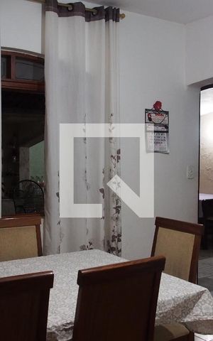 Casa à venda com 299m², 4 quartos e 3 vagasCopa