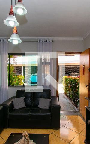 Casa de condomínio à venda com 75m², 2 quartos e 1 vaga Casa de condomínio à venda com 75m², 2 quartos e 1 vagaSala
