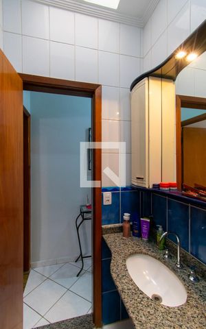 Casa de condomínio à venda com 75m², 2 quartos e 1 vaga Casa de condomínio à venda com 75m², 2 quartos e 1 vagaBanheiro