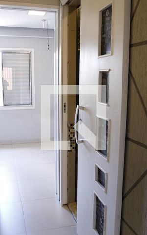 Casa de condomínio para alugar com 117m², 2 quartos e 1 vagaHall