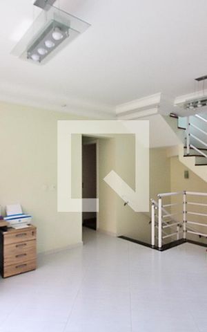 Casa à venda com 300m², 3 quartos e 4 vagasEscritório