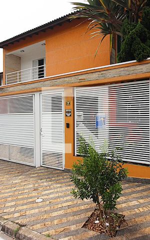 Casa à venda com 300m², 3 quartos e 4 vagasFachada