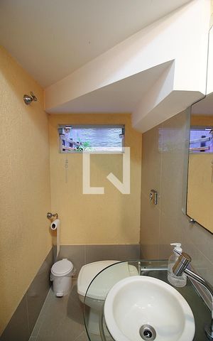 Casa à venda com 300m², 3 quartos e 4 vagasLavabo