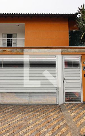 Casa à venda com 300m², 3 quartos e 4 vagasFachada