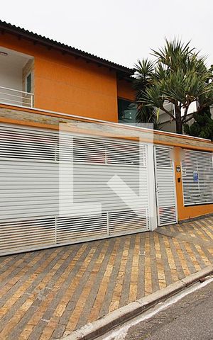 Casa à venda com 300m², 3 quartos e 4 vagasFachada