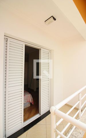 Casa à venda com 300m², 3 quartos e 4 vagasSuíte 3 Sacada