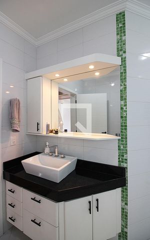 Casa à venda com 300m², 3 quartos e 4 vagasSuíte 1 Banheiro