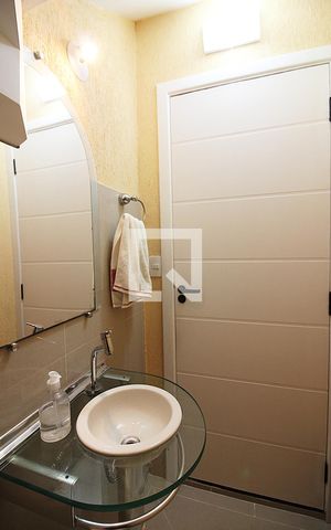Casa à venda com 300m², 3 quartos e 4 vagasLavabo