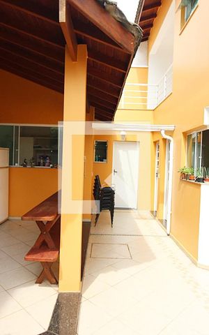 Casa à venda com 300m², 3 quartos e 4 vagasQuintal e Churrasqueira
