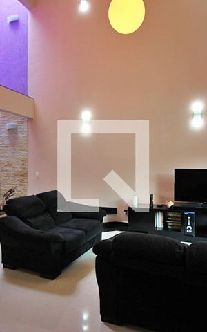 Casa à venda com 300m², 3 quartos e 4 vagasSala 1