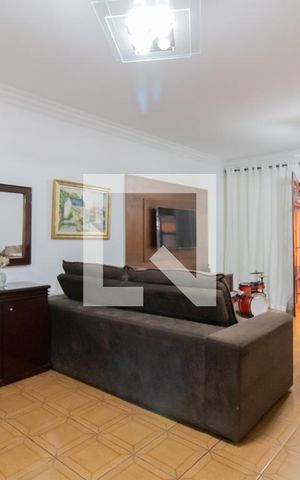 Casa à venda com 162m², 3 quartos e 2 vagas Casa à venda com 162m², 3 quartos e 2 vagasSala