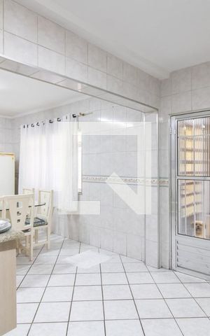 Casa à venda com 162m², 3 quartos e 2 vagas Casa à venda com 162m², 3 quartos e 2 vagasCozinha