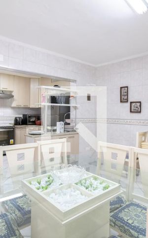 Casa à venda com 162m², 3 quartos e 2 vagas Casa à venda com 162m², 3 quartos e 2 vagasCopa