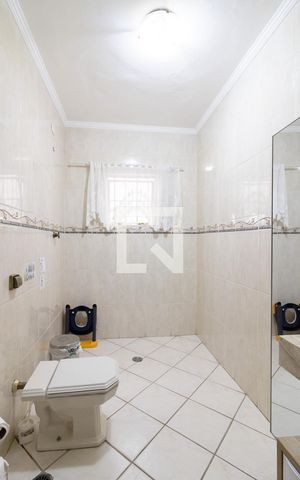 Casa à venda com 162m², 3 quartos e 2 vagas Casa à venda com 162m², 3 quartos e 2 vagasLavabo