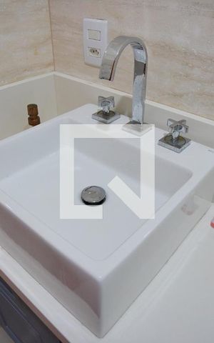 Casa à venda com 170m², 3 quartos e 2 vagasBanheiro Corredor
