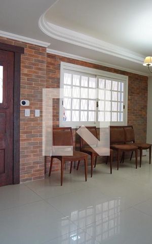 Casa à venda com 170m², 3 quartos e 2 vagasSala