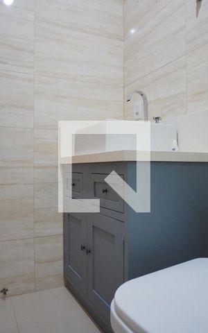 Casa à venda com 170m², 3 quartos e 2 vagasBanheiro Corredor