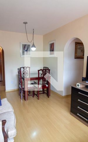 Apartamento à venda com 70m², 2 quartos e 1 vaga Apartamento à venda com 70m², 2 quartos e 1 vagaSala