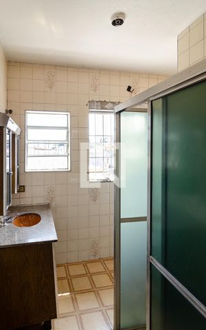 Casa à venda com 330m², 4 quartos e 3 vagas Casa à venda com 330m², 4 quartos e 3 vagasBanheiro da Edícula