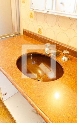 Casa à venda com 330m², 4 quartos e 3 vagas Casa à venda com 330m², 4 quartos e 3 vagasBanheiro Social
