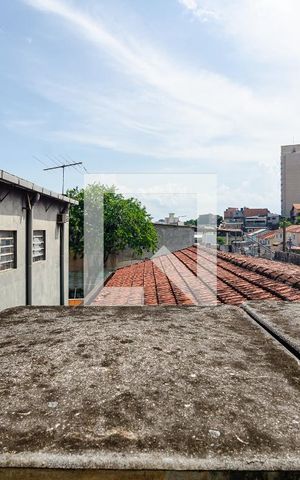 Casa à venda com 330m², 4 quartos e 3 vagas Casa à venda com 330m², 4 quartos e 3 vagasVista do Quarto da Edícula