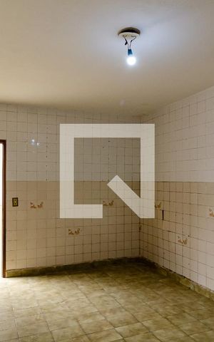 Casa à venda com 330m², 4 quartos e 3 vagas Casa à venda com 330m², 4 quartos e 3 vagasCozinha 2