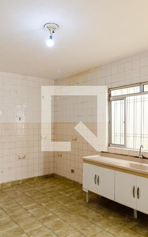 Casa à venda com 330m², 4 quartos e 3 vagas Casa à venda com 330m², 4 quartos e 3 vagasCozinha 2