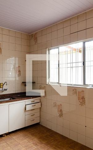 Casa à venda com 330m², 4 quartos e 3 vagas Casa à venda com 330m², 4 quartos e 3 vagasCozinha