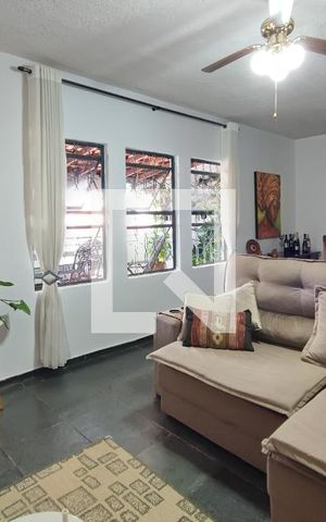 Casa à venda com 160m², 3 quartos e 3 vagasSala de TV