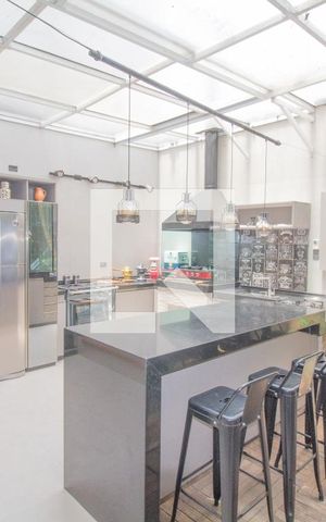 Casa para alugar com 334m², 4 quartos e 5 vagas Casa para alugar com 334m², 4 quartos e 5 vagasÁrea de Churrasqueira