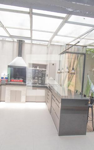 Casa para alugar com 334m², 4 quartos e 5 vagas Casa para alugar com 334m², 4 quartos e 5 vagasÁrea de Churrasqueira