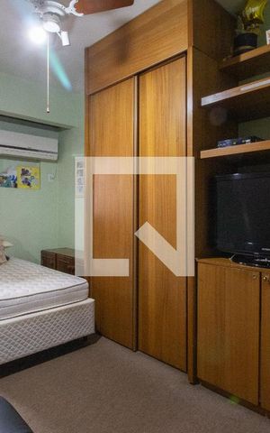Apartamento à venda com 601m², 8 quartos e 4 vagas Apartamento à venda com 601m², 8 quartos e 4 vagasQuarto 4