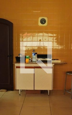 Casa à venda com 344m², 4 quartos e 4 vagasCozinha - Armários