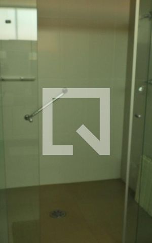 Casa à venda com 344m², 4 quartos e 4 vagasBanheiro