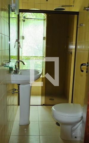 Casa à venda com 344m², 4 quartos e 4 vagasBanheiro