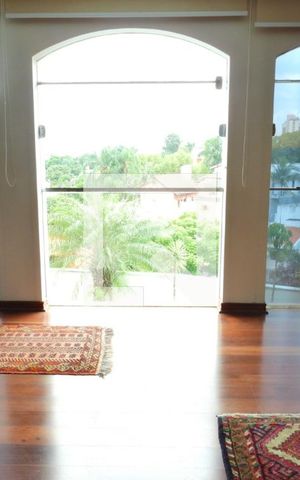 Casa à venda com 344m², 4 quartos e 4 vagasSala