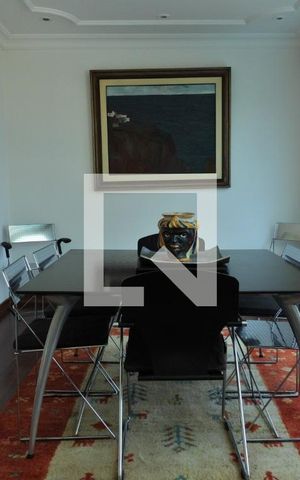 Casa à venda com 344m², 4 quartos e 4 vagasSala