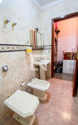 Casa à venda com 540m², 5 quartos e 8 vagas Casa à venda com 540m², 5 quartos e 8 vagasBanheiro da Suite 3