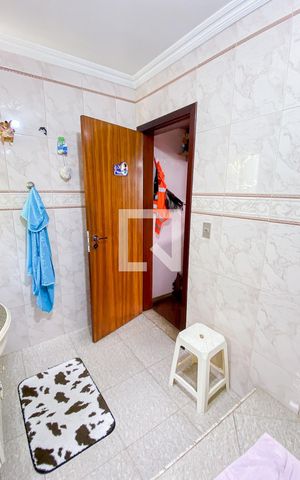 Casa à venda com 540m², 5 quartos e 8 vagas Casa à venda com 540m², 5 quartos e 8 vagasBanheiro da Suíte 2
