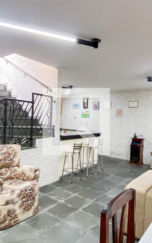 Casa à venda com 540m², 5 quartos e 8 vagas Casa à venda com 540m², 5 quartos e 8 vagasGaragem