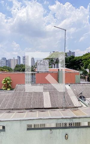 Casa à venda com 540m², 5 quartos e 8 vagas Casa à venda com 540m², 5 quartos e 8 vagasVista Quarto