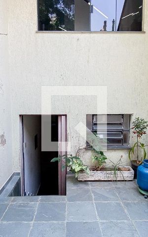 Casa à venda com 540m², 5 quartos e 8 vagas Casa à venda com 540m², 5 quartos e 8 vagasÁrea comum
