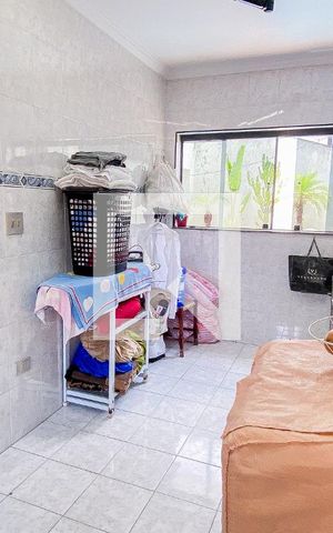 Casa à venda com 540m², 5 quartos e 8 vagas Casa à venda com 540m², 5 quartos e 8 vagasÁrea de Serviço