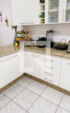 Casa à venda com 540m², 5 quartos e 8 vagas Casa à venda com 540m², 5 quartos e 8 vagasCozinha